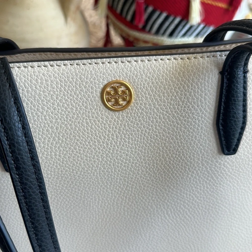 Tory Burch signature stacked